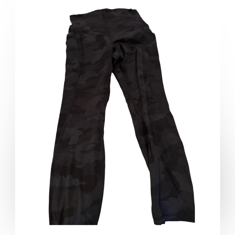 Lululemon Align 25”  camo with pockets Size 8 high rise leggings, gently worn